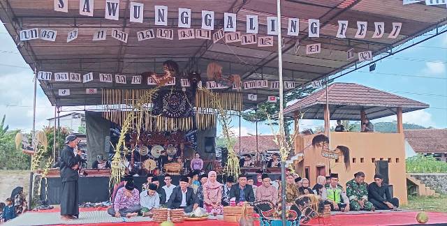 menghadiri-doa-bersama-menyambut-bulan-muharam-1448-h-dan-sawunggaling-fest-rw-001-desa-wonokerto